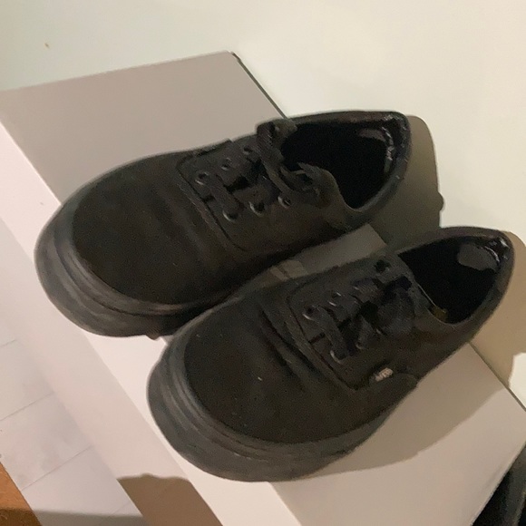 Vans - Picture 2 of 6